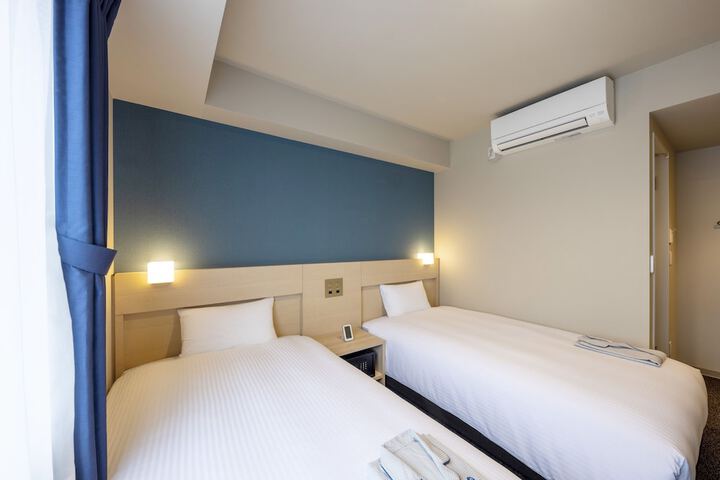 Room 10 of 36