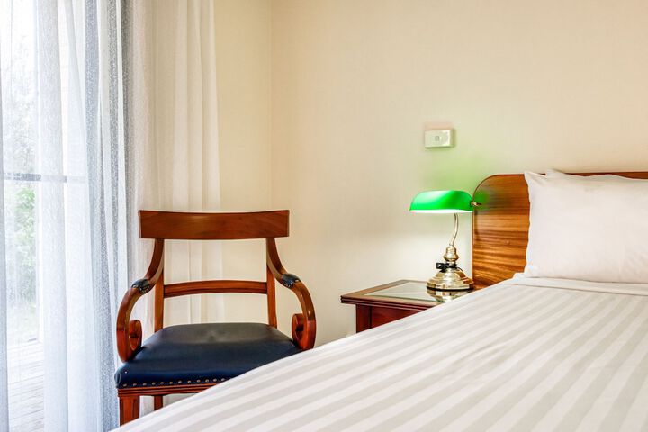 Room 12 of 90