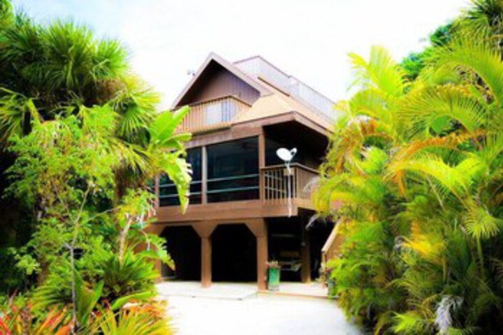 Property Grounds 16 of 27