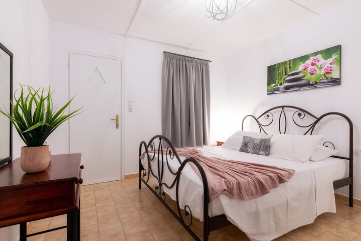 Room 6 of 29