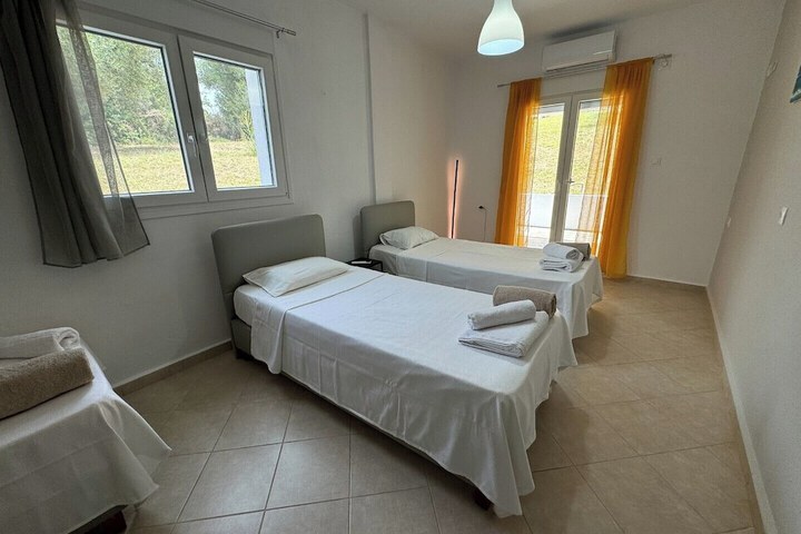 Room 14 of 171