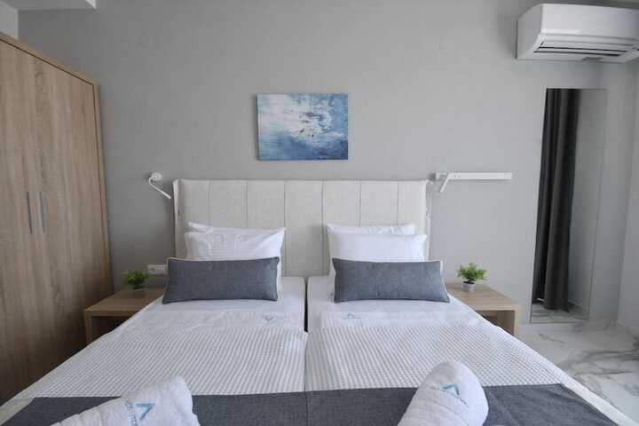 Room 16 of 52