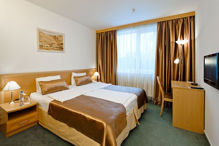 Room 6 of 47