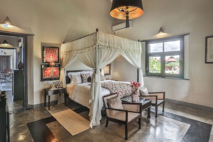 Room 4 of 49