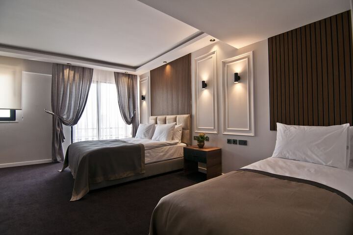 Room 25 of 76
