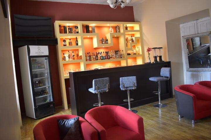 Lounge 49 of 58