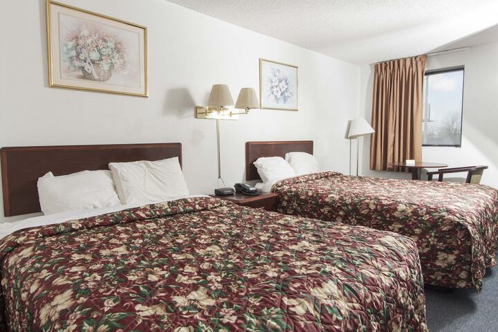 Standard Room, King or Two Doubles (5 of 7)