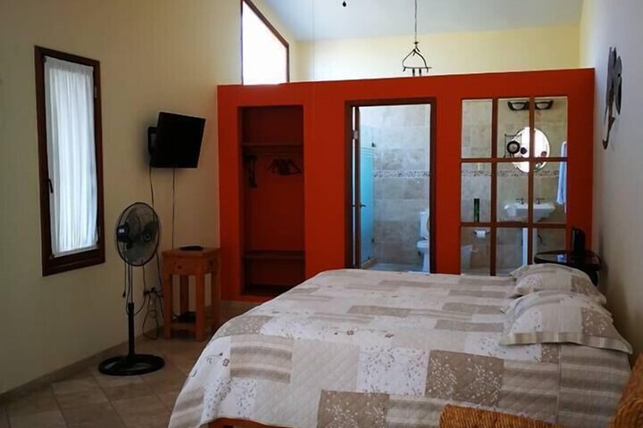 Room 6 of 99