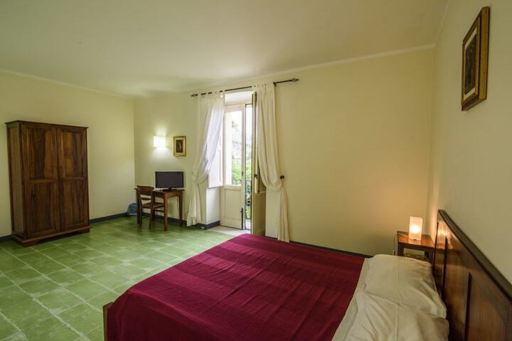 Room 10 of 60