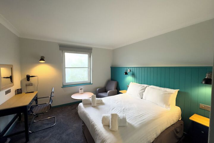 Room 16 of 50