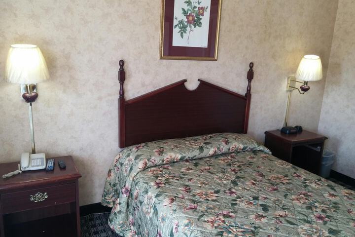 Room 13 of 37