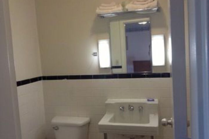 Room 10 of 22