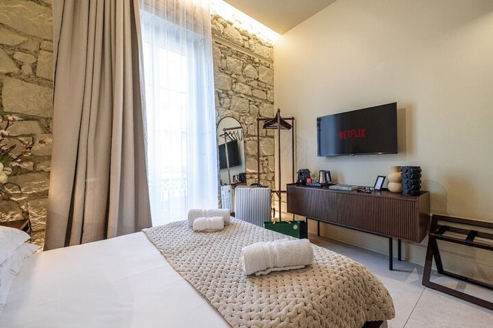 Room 8 of 27