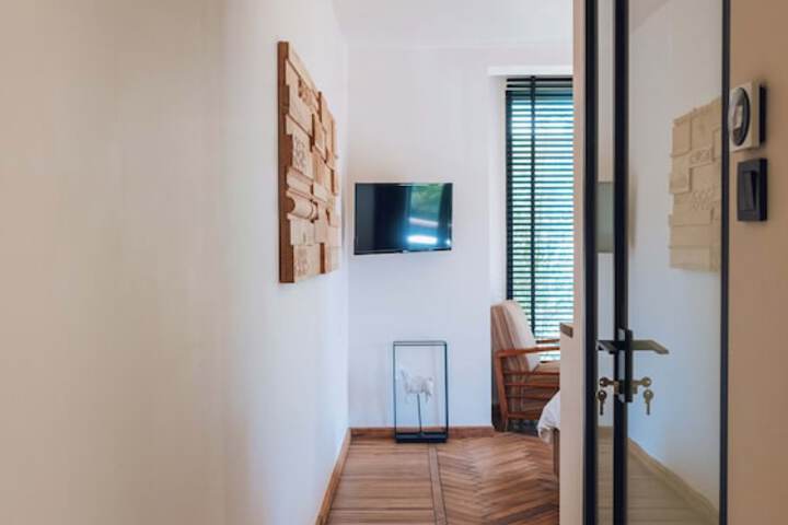 Room 13 of 190