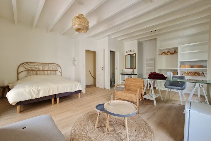 Room 21 of 48