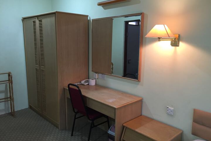 Room 15 of 36