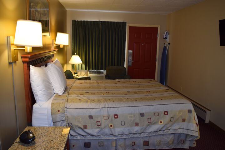 Room 12 of 19