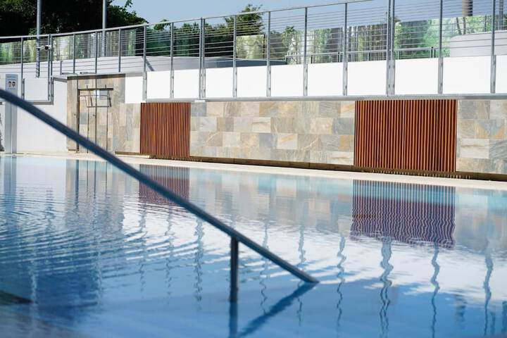 Pool 34 of 39