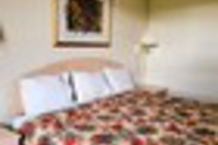 Room 14 of 144