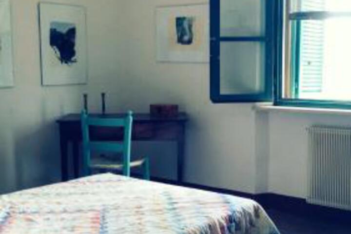 Room 4 of 7