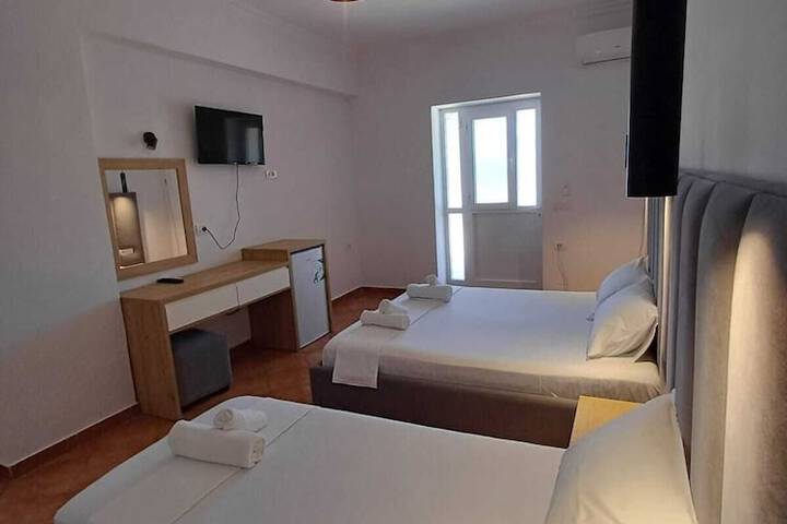 Room 40 of 85