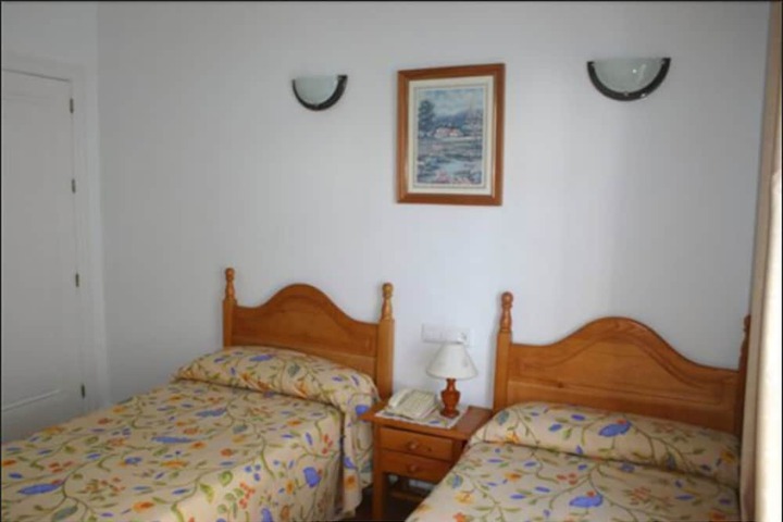 Room 10 of 40