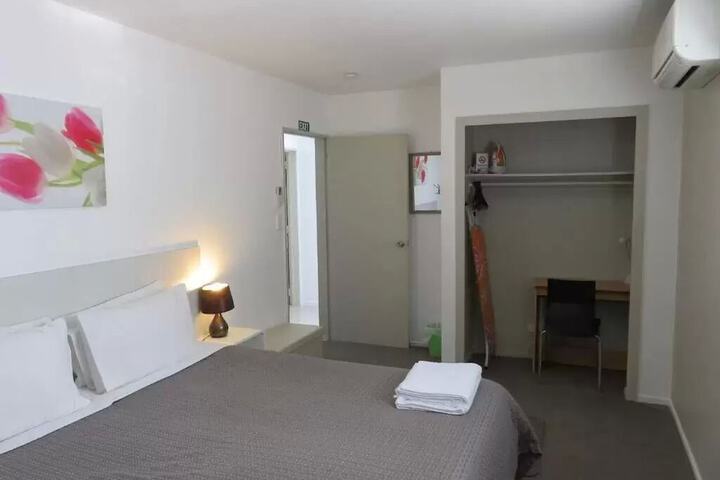 Room 10 of 41