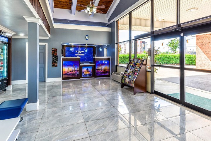 Hotel Interior 4 of 29