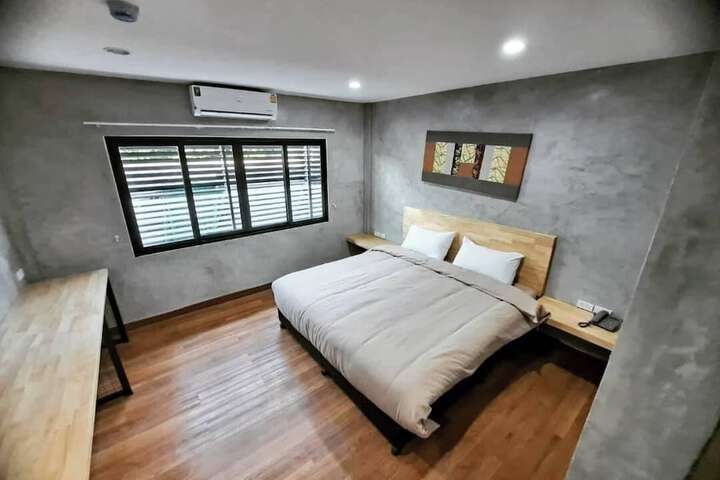 Room 7 of 24