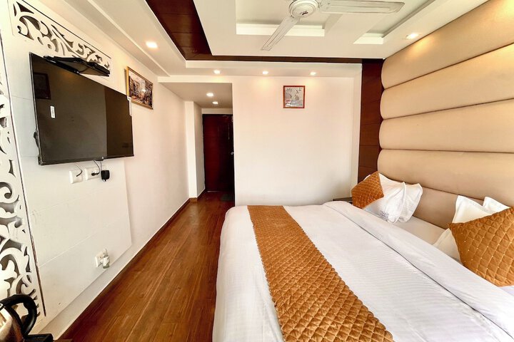Room 16 of 55