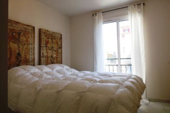 Room 9 of 30