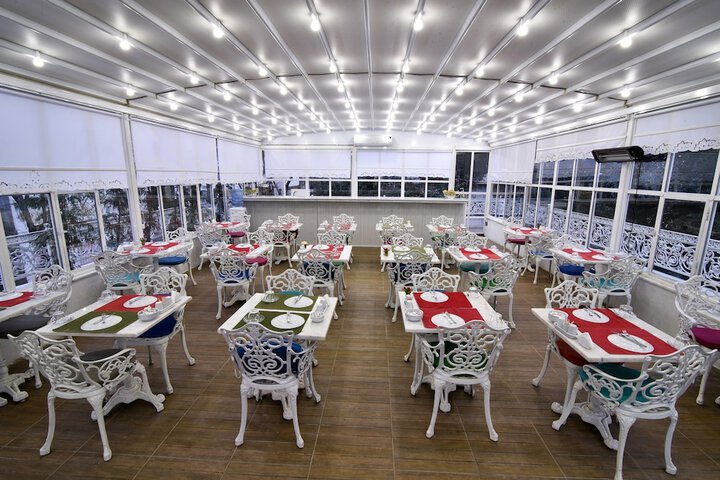 Dining 89 of 125