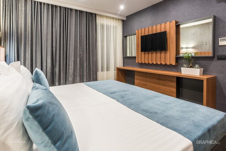 Room 7 of 32