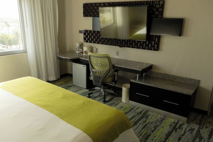 Room 17 of 120