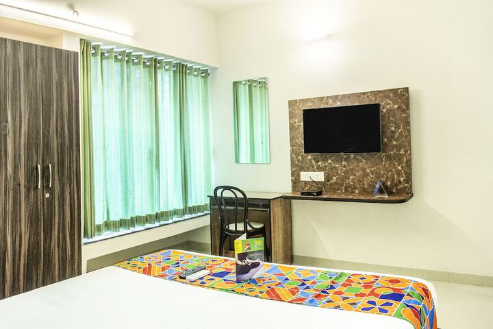 Room 5 of 25