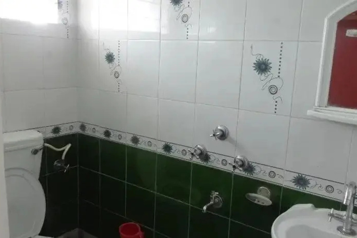 Room 13 of 23
