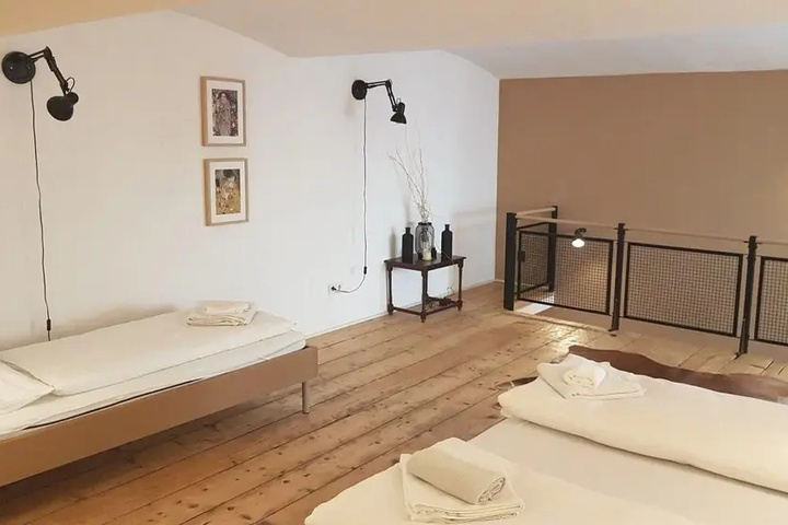 Room 3 of 16