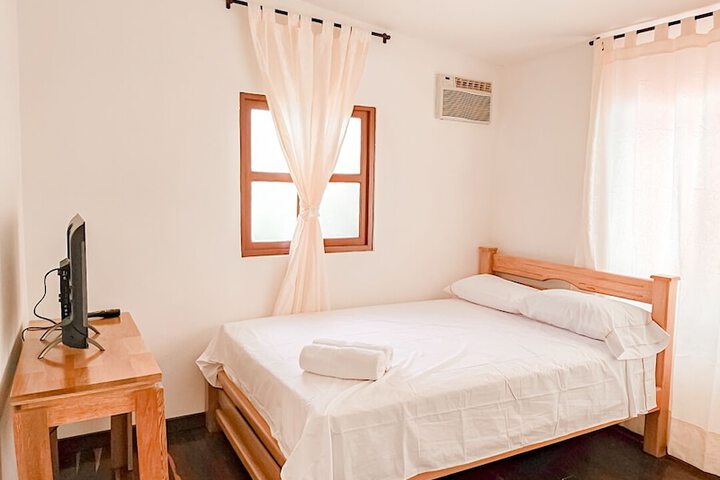 Room 3 of 6