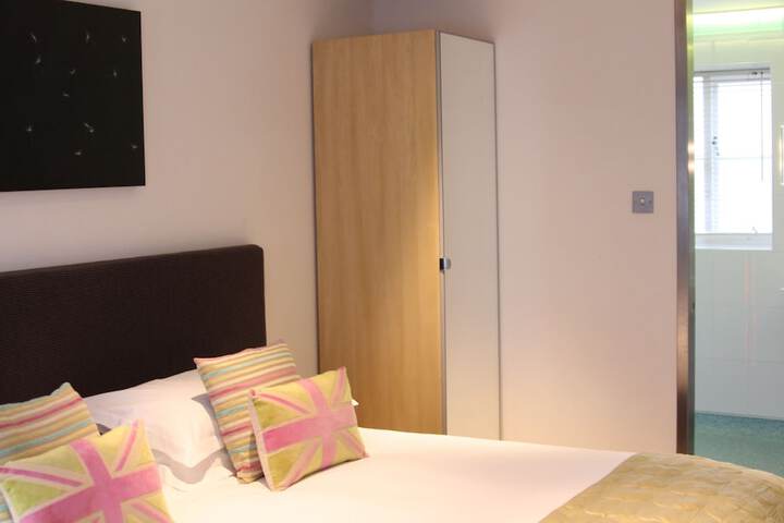 Room 17 of 73