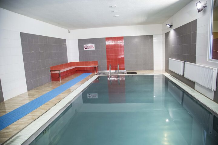 Hotel Pool