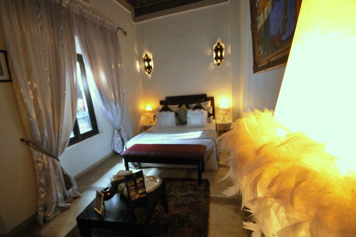 Room amenity