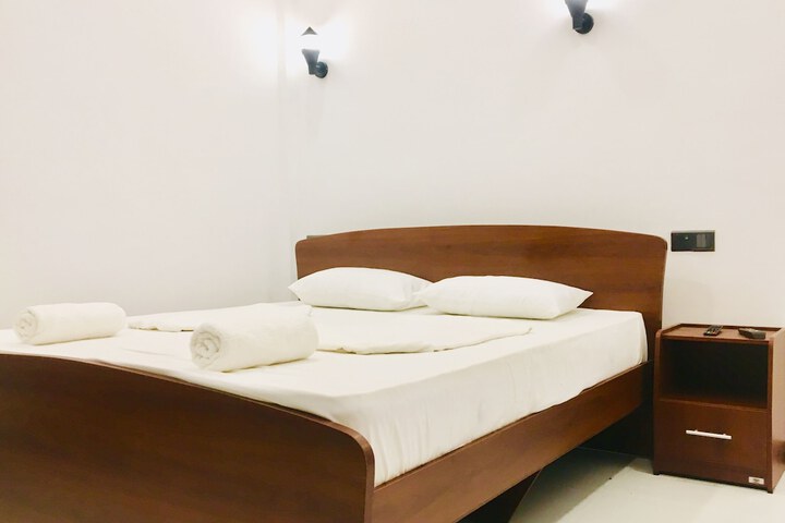Room 7 of 19