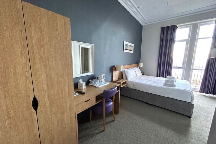 Room 59 of 102