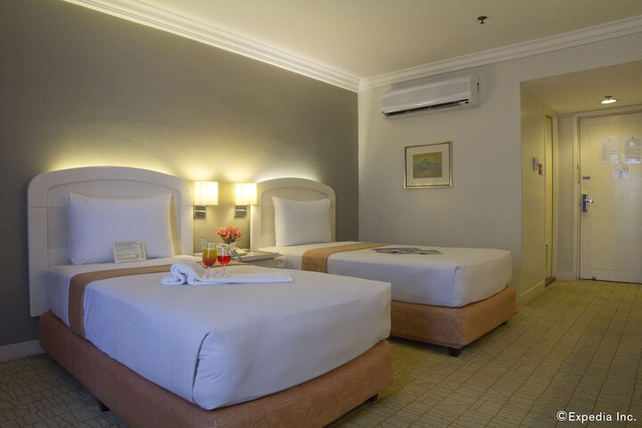 Room 17 of 44