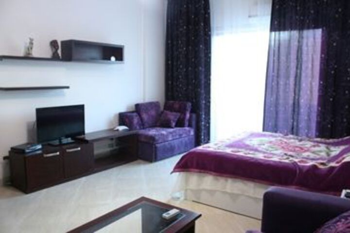 Room 10 of 34