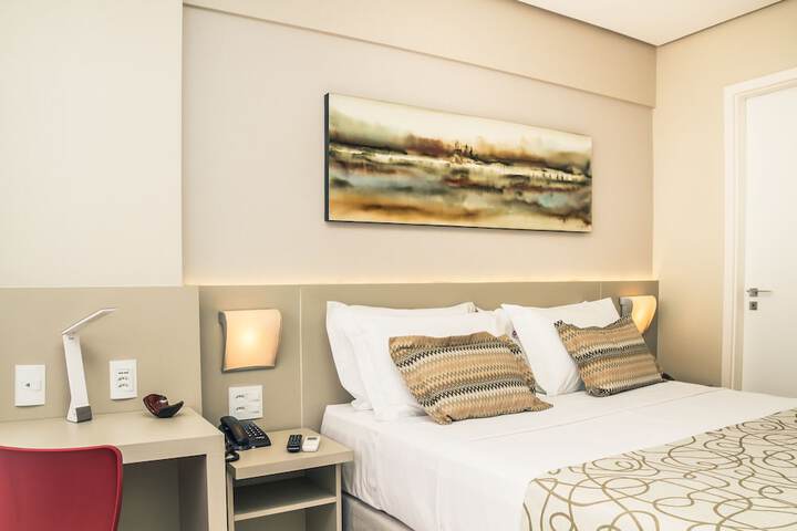 Room 11 of 25