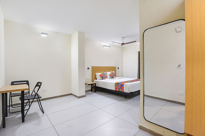 Room 12 of 33