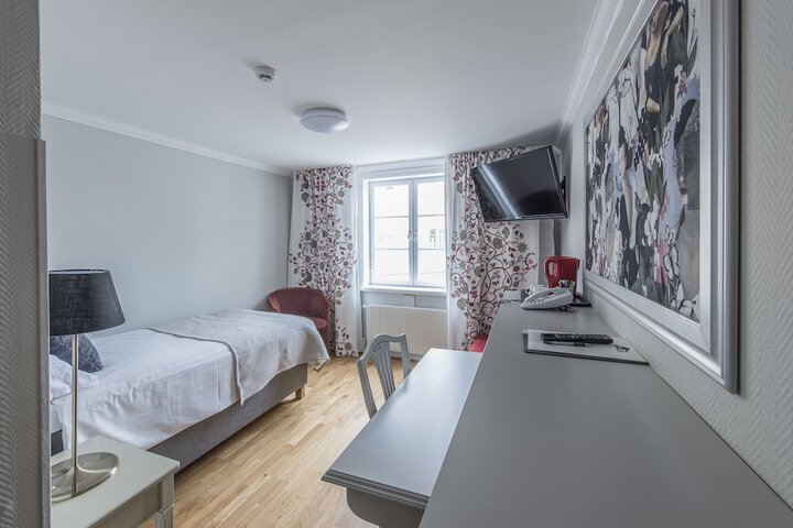 Room 7 of 53