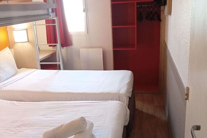 Room 11 of 46
