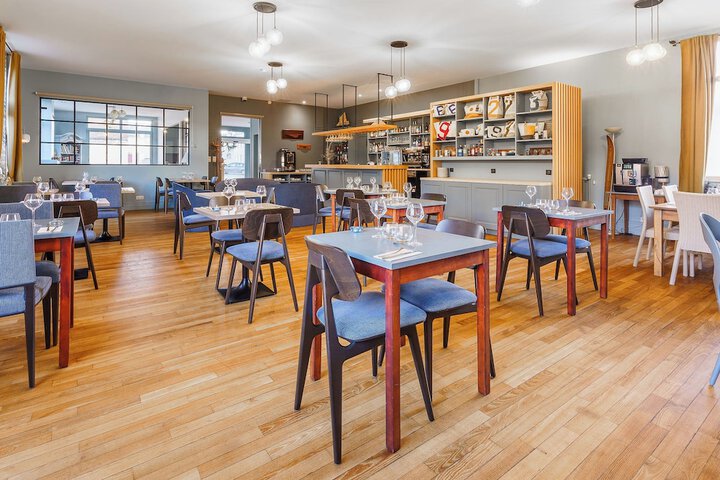 Dining 60 of 93
